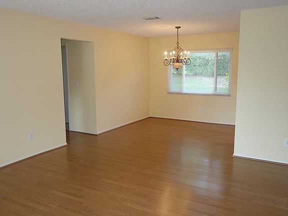 4th image of 2902 Macalpin Dr S