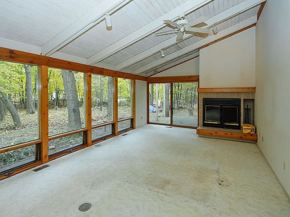 3rd image of 6946 Willson Dr