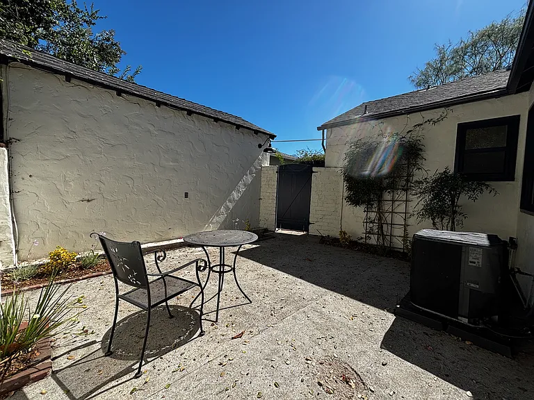 1151 Heather Sq — Photo 30