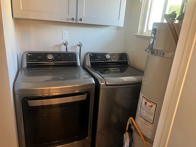 347 Hawthorne St — Photo 9