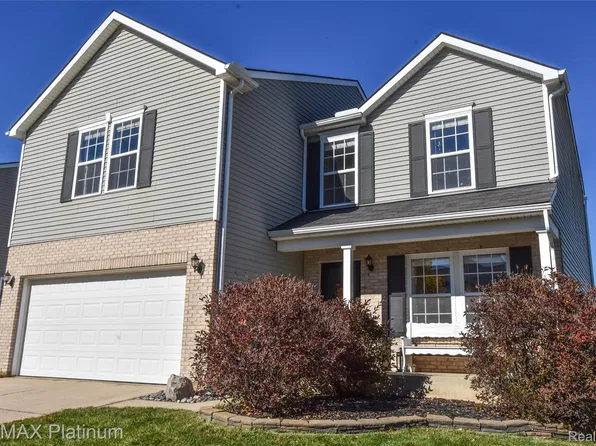 8576 Manistee River Dr, Fowlerville, MI 48836