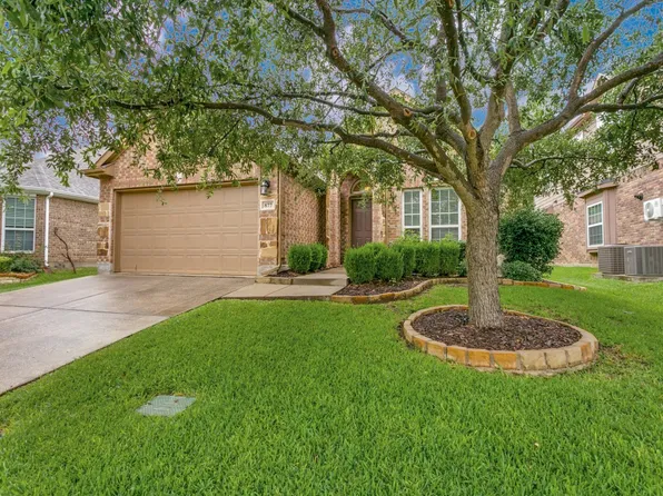 877 Witherby Ln, Lewisville, TX 75067