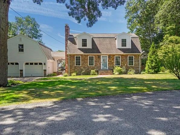 28 Sagewood Cir, Attleboro, MA 02703