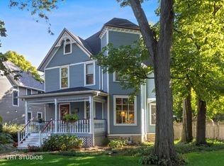 613 N West St, Wheaton, IL 60187