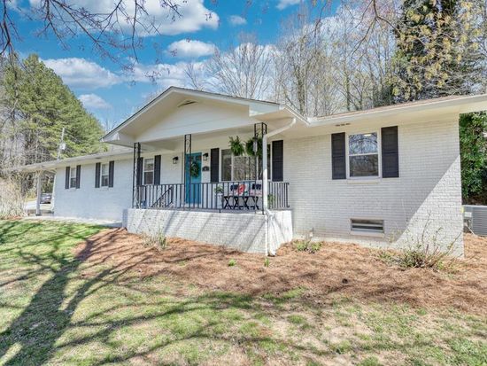 4 Earnhardt Ln, Clayton, GA 30525