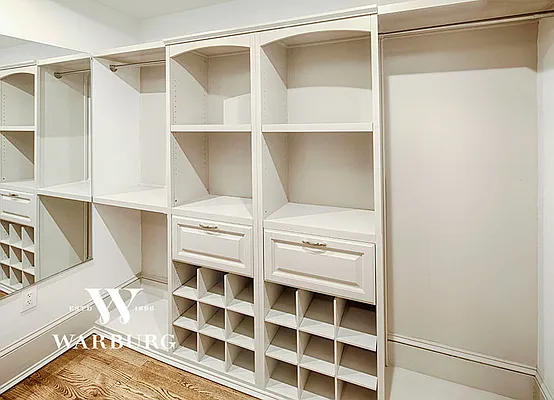 Rented by Warburg | media 28