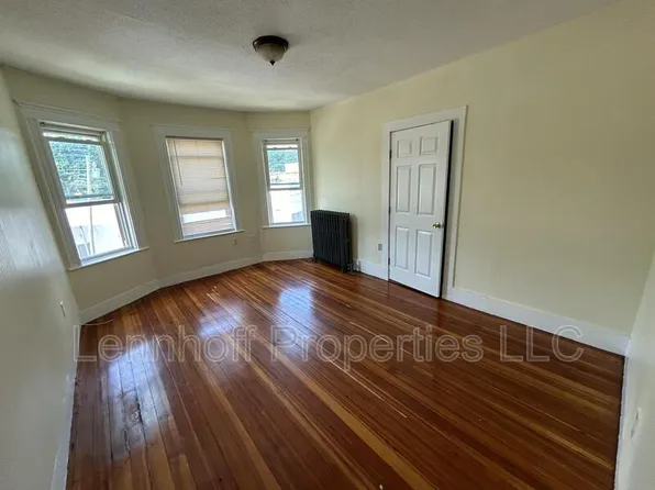 4 Glenway St APT 1, Dorchester, MA 02121