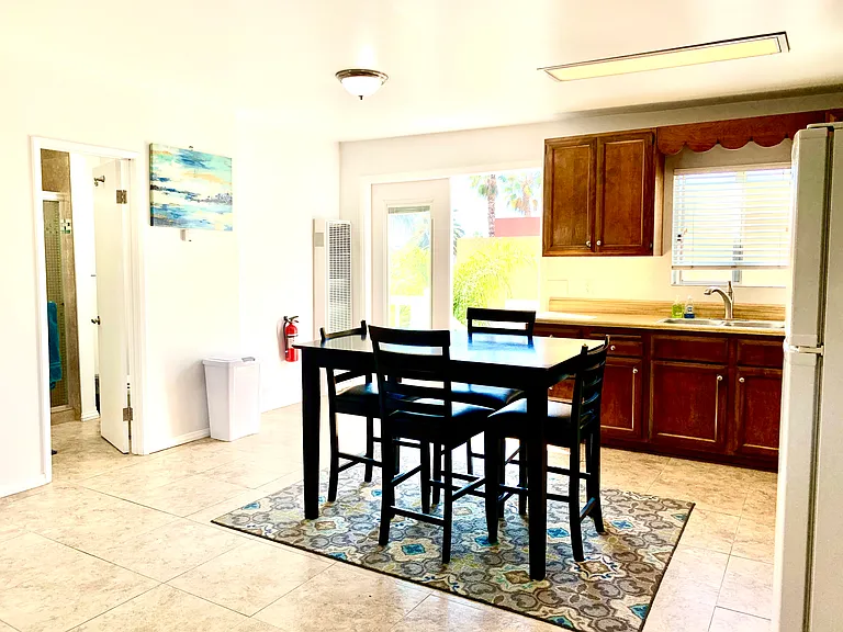 864 Thomas Ave #A — Photo 3