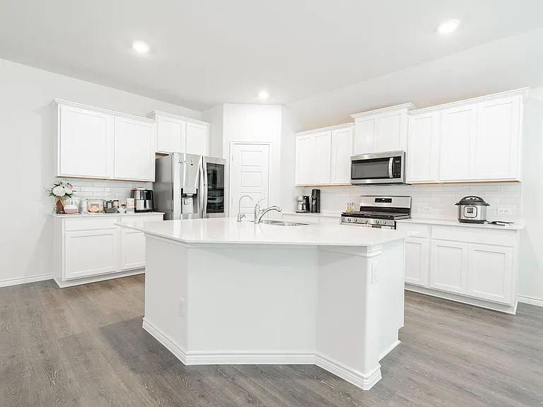 555 Delaware Rd — Photo 20