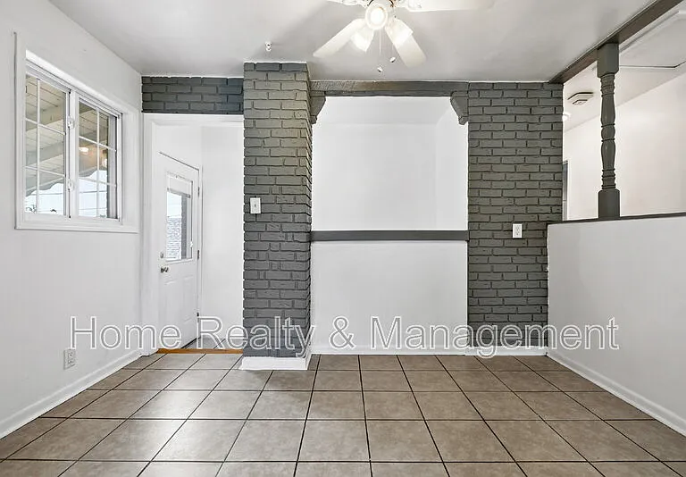 10712 Loren Ln — Photo 11