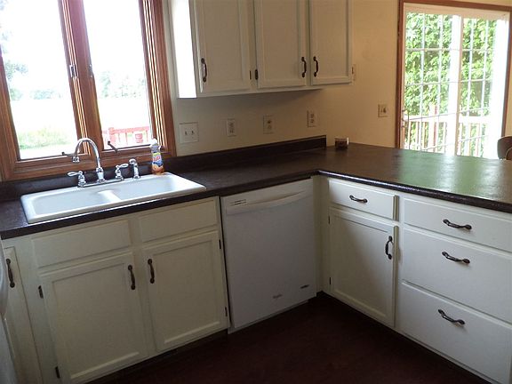 3rd image of 10423 Sunview Dr