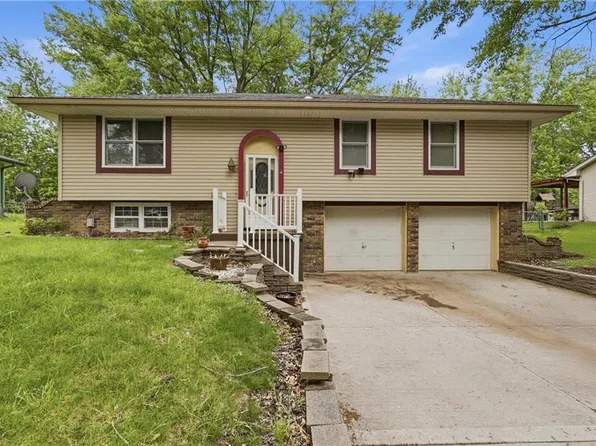 2300 S Harding St, Oak Grove, MO 64075