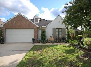 210 Lourdes Ln, Covington, LA 70435