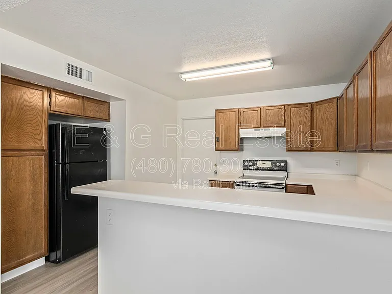 8714 W Amelia Ave — Photo 8