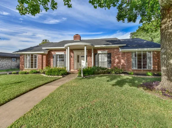 18223 Nassau Bay Dr, Houston, TX 77058