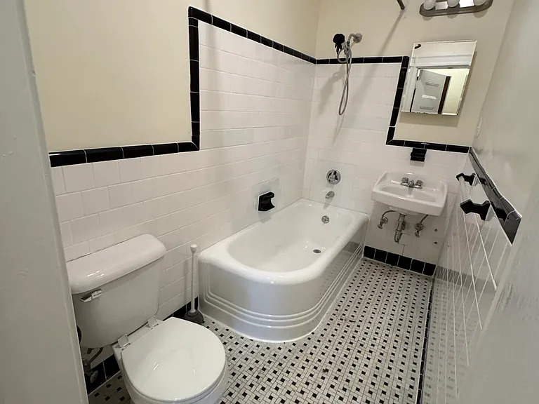 2 Ware St #202 — Photo 12