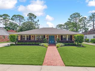 15 Imperial Woods Dr, Harahan, LA 70123