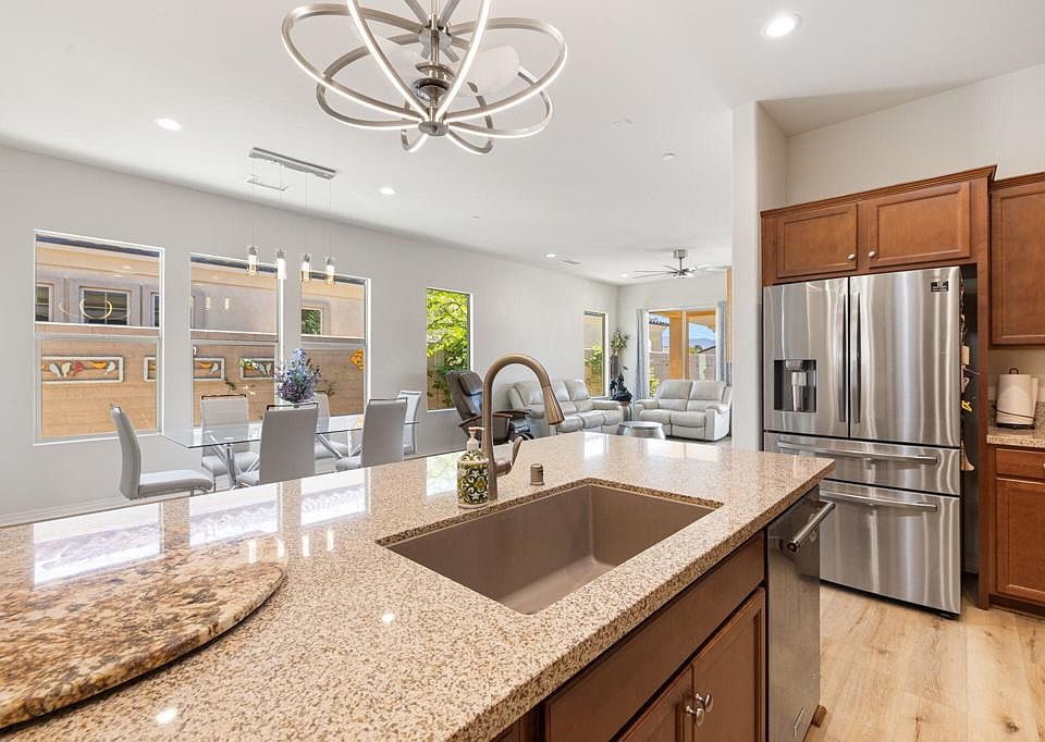 1st image of 25 Pinot Noir