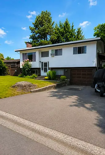 9173 Carver Cres Photo 1