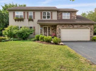 610 Spyglass Ct, North Aurora, IL 60542