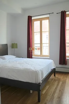 Rented by KVNY Soho | media 74