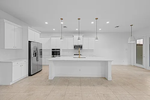 6020 Curie Pl Photo 1