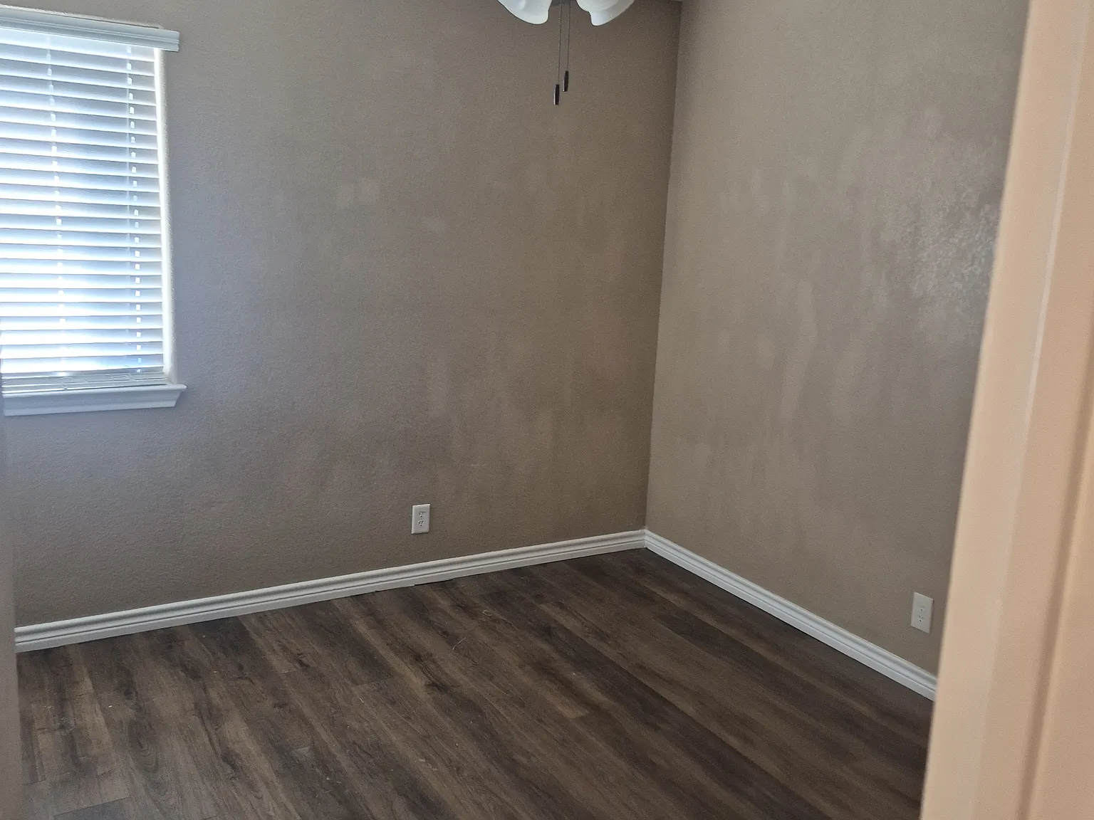 3 bed, $1,350 — Photo 3