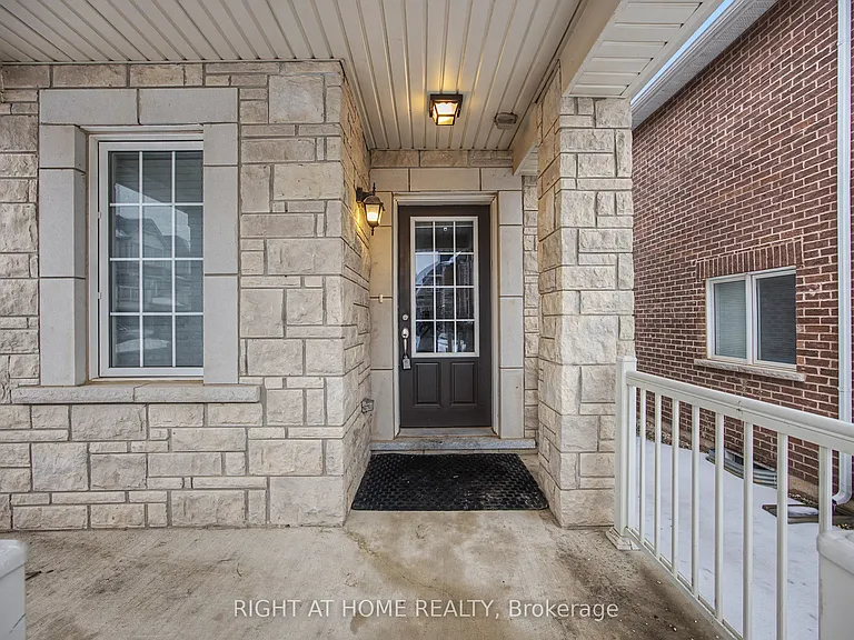 1235 Mulroney Hts — Photo 5