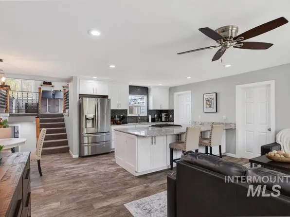 816 S Lynn St, Moscow, ID 83843