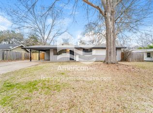 3042 Meadow Forest Dr, Jackson, MS 39212