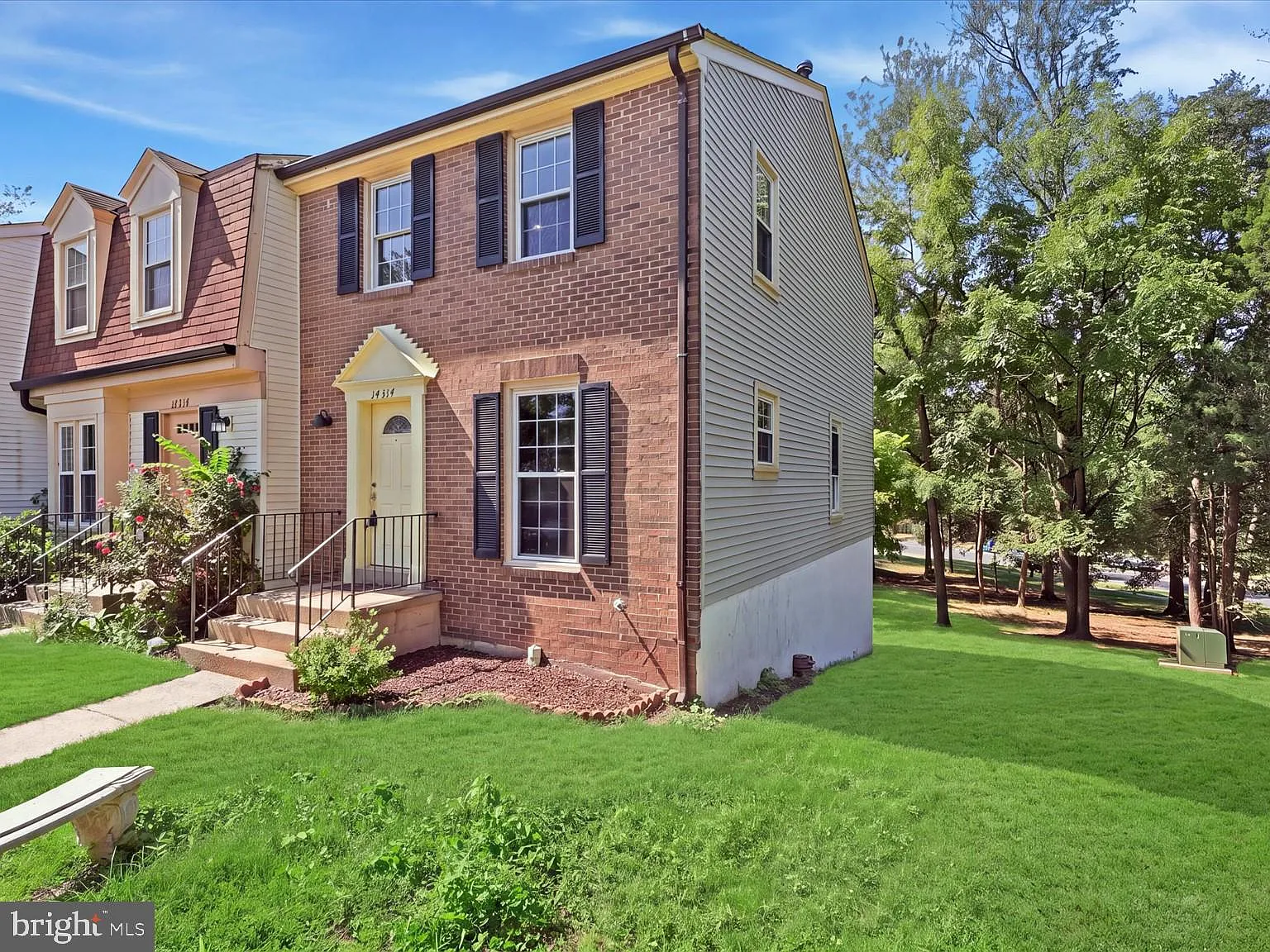 3 bed, 3.5 bath, 1216 sqft, $3,000 — Photo 4