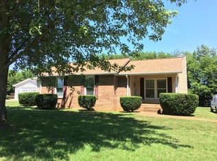 2075 Stonebrook Dr, Murfreesboro, TN 37128