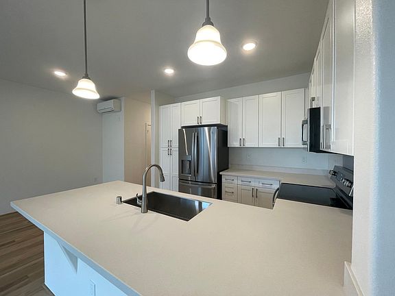 State of the art kitchen with brand new stainless steel appliances