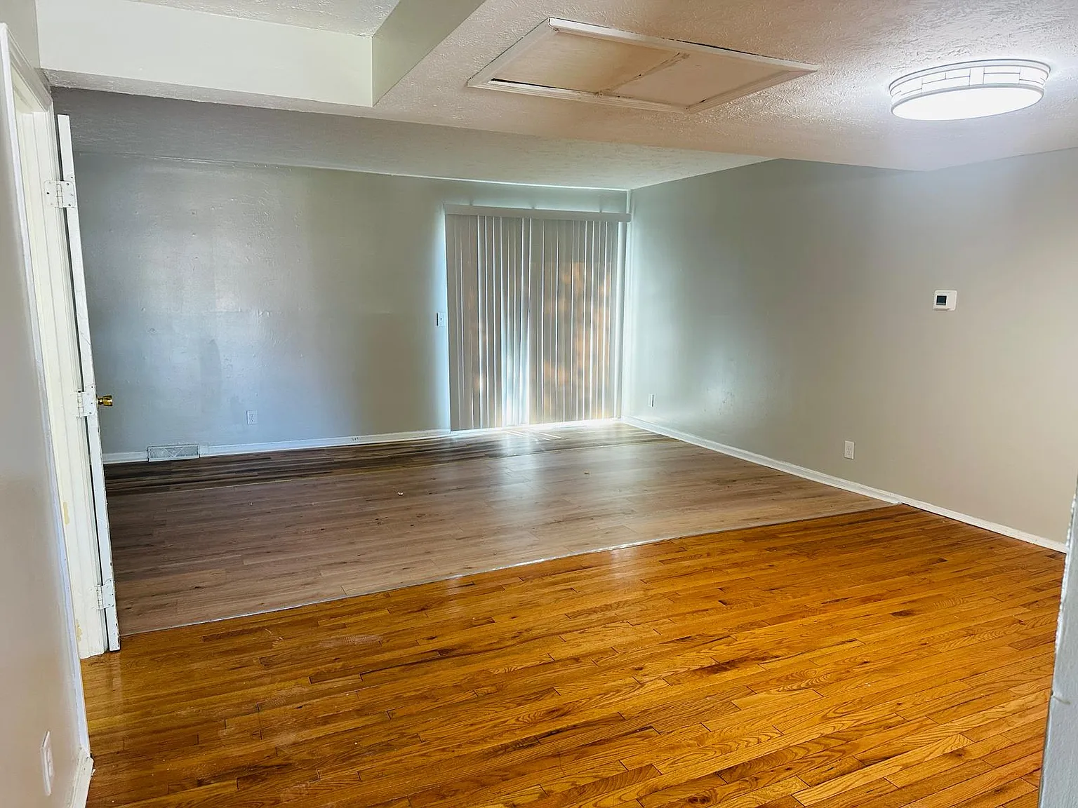 3 bed, 1.5 bath, 1950 sqft, $1,375 — Photo 2