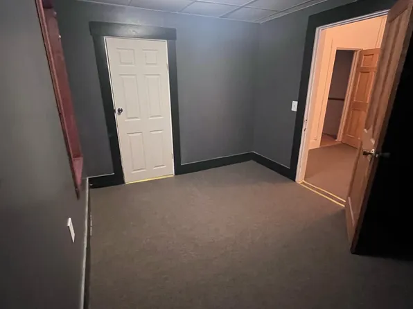 123 Railroad St, Island Pond, VT 05846