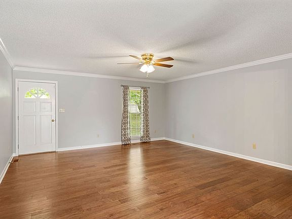 2nd image of 1684 Spring Place Rd
