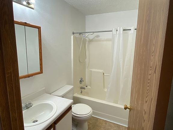 5th image of 208-220 Glenda Dr #208-5