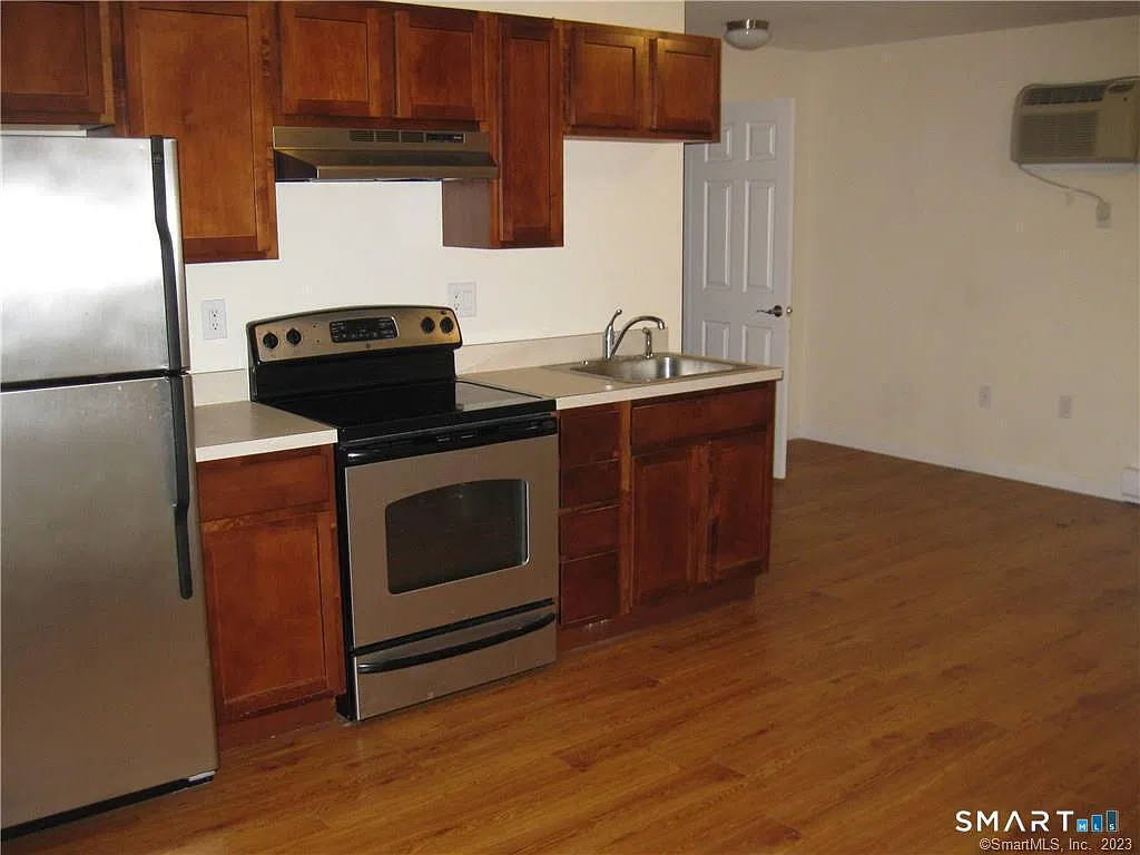 7 New St — Photo 1