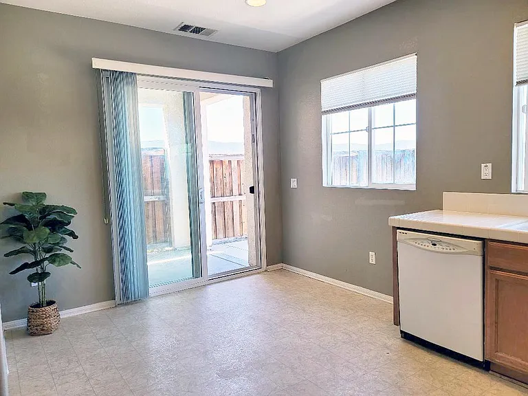 15431 Park Point Ave #102 — Photo 8