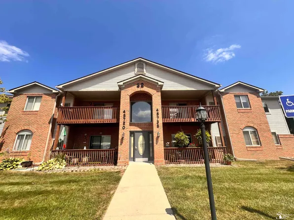 45720 Prairiegrass Ct, Belleville, MI 48111