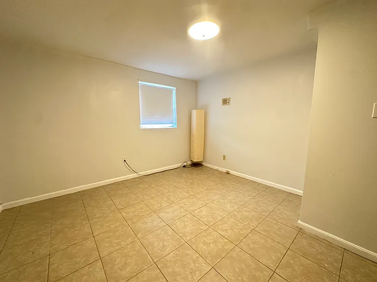 7501 Elmore Ln — Photo 4