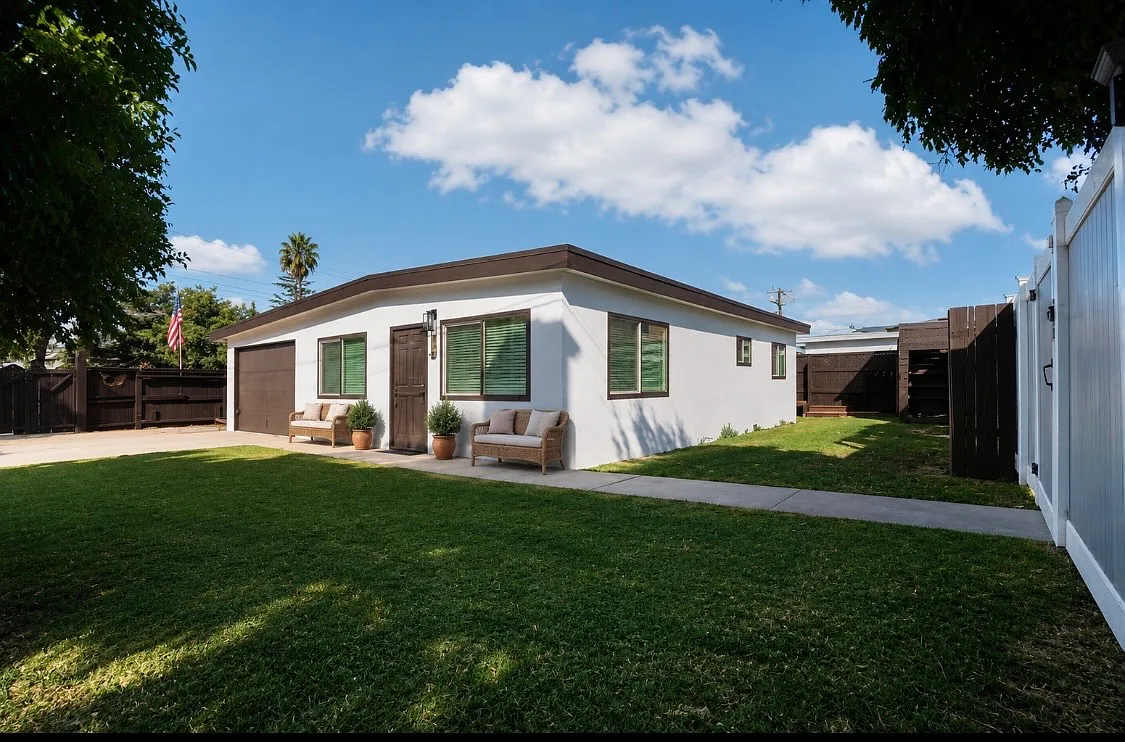 3 bed, 1111 sqft, $4,095 — Photo 4