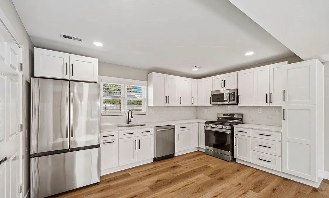 4 bed, 2132 sqft, $3,000 — Photo 3