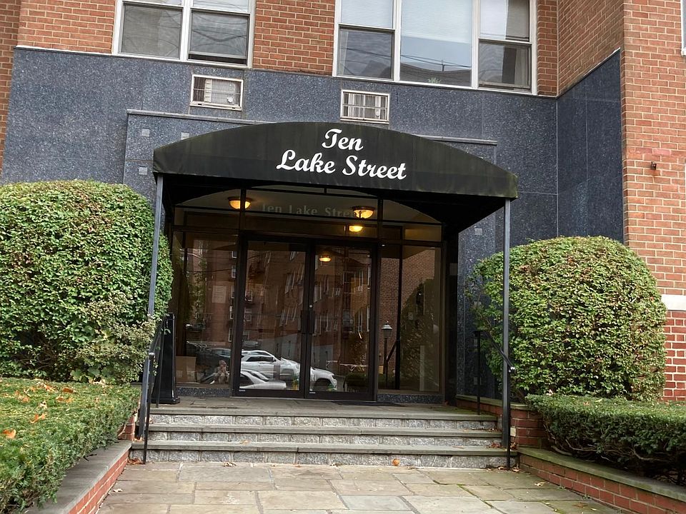 Convenient Downtown Location