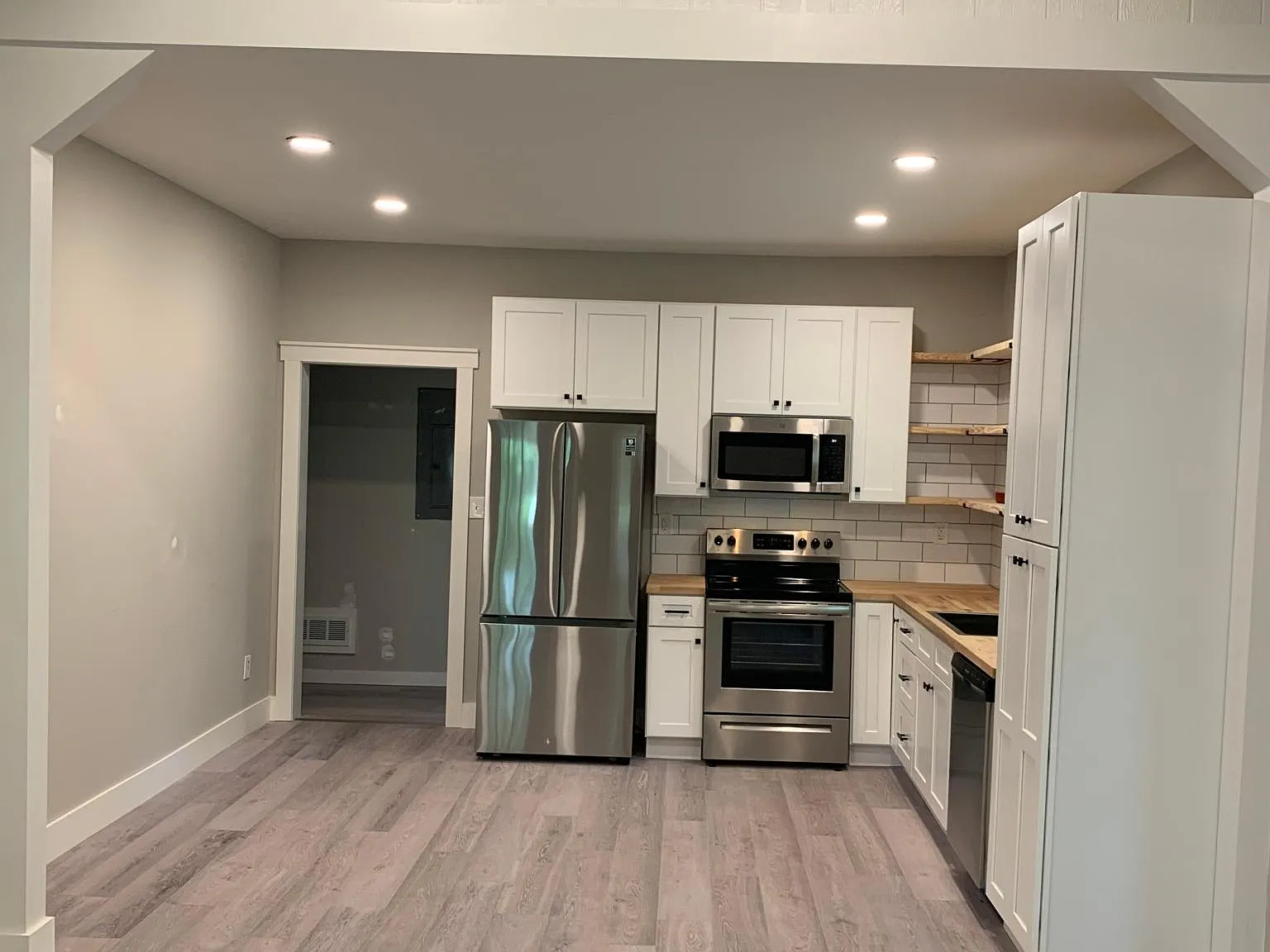 3 bed, 1200 sqft, $1,600 — Photo 3