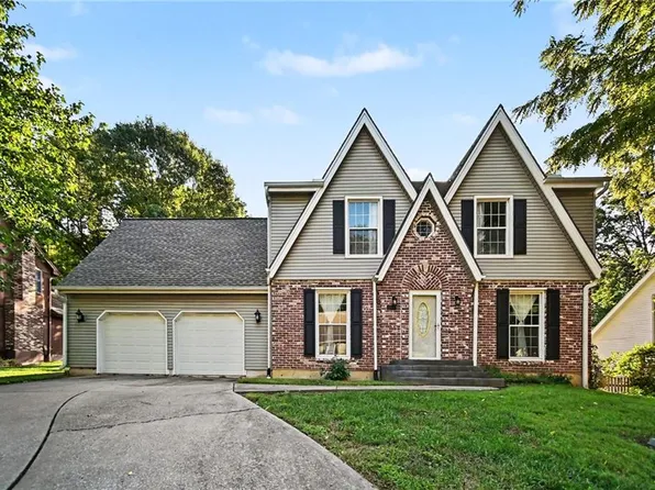 1005 Blueberry Ln, Liberty, MO 64068