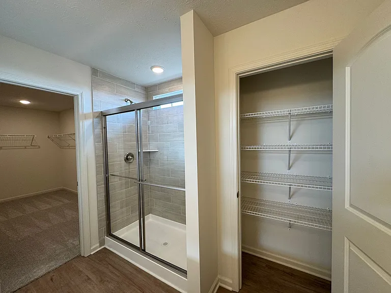 6837 Bridle Oaks Ct — Photo 46
