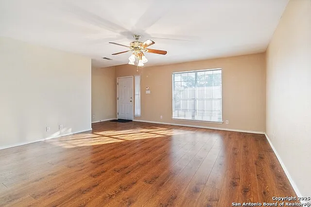 5207 Wood Glen Dr — Photo 6