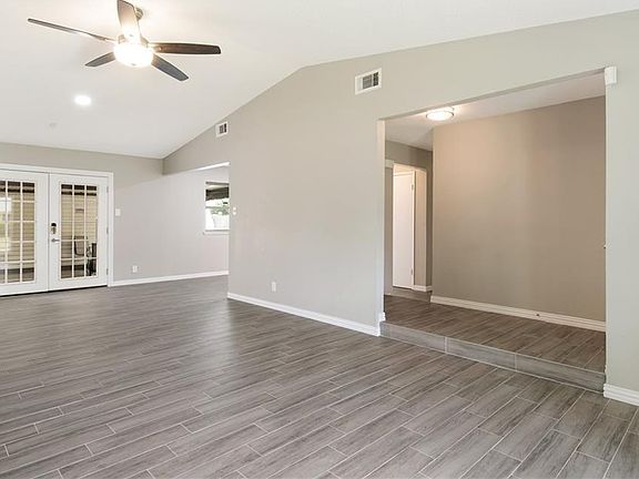 Wood-look tile and designer colors