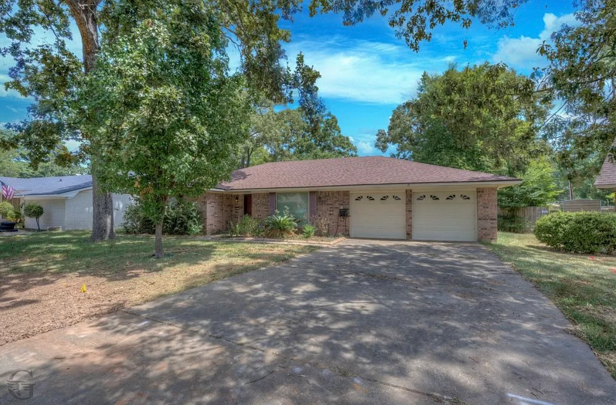 3 bed, 1660 sqft, $1,800 — Photo 1